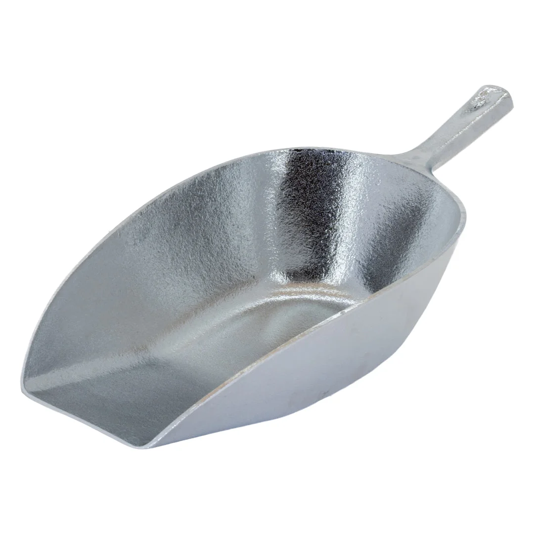 Aluminium feed scoop