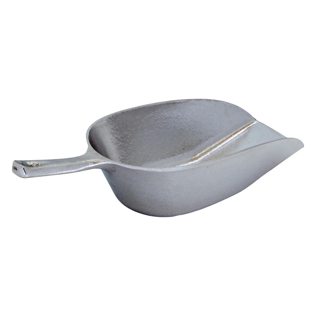 Aluminium feed scoop