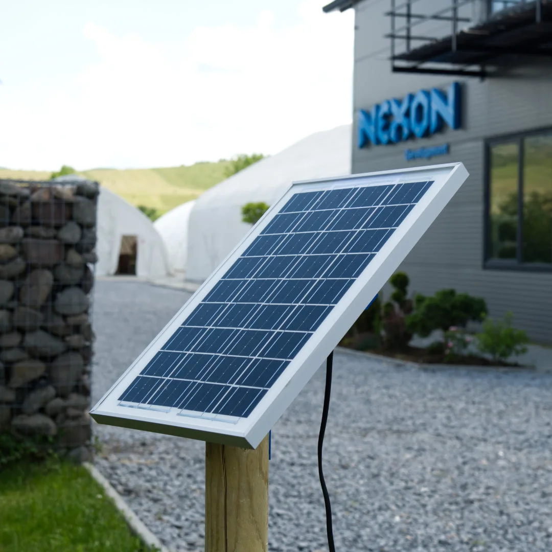 NEXON solar panel for HeavyShock electric fence, 10 W, with bracket and XLR connector