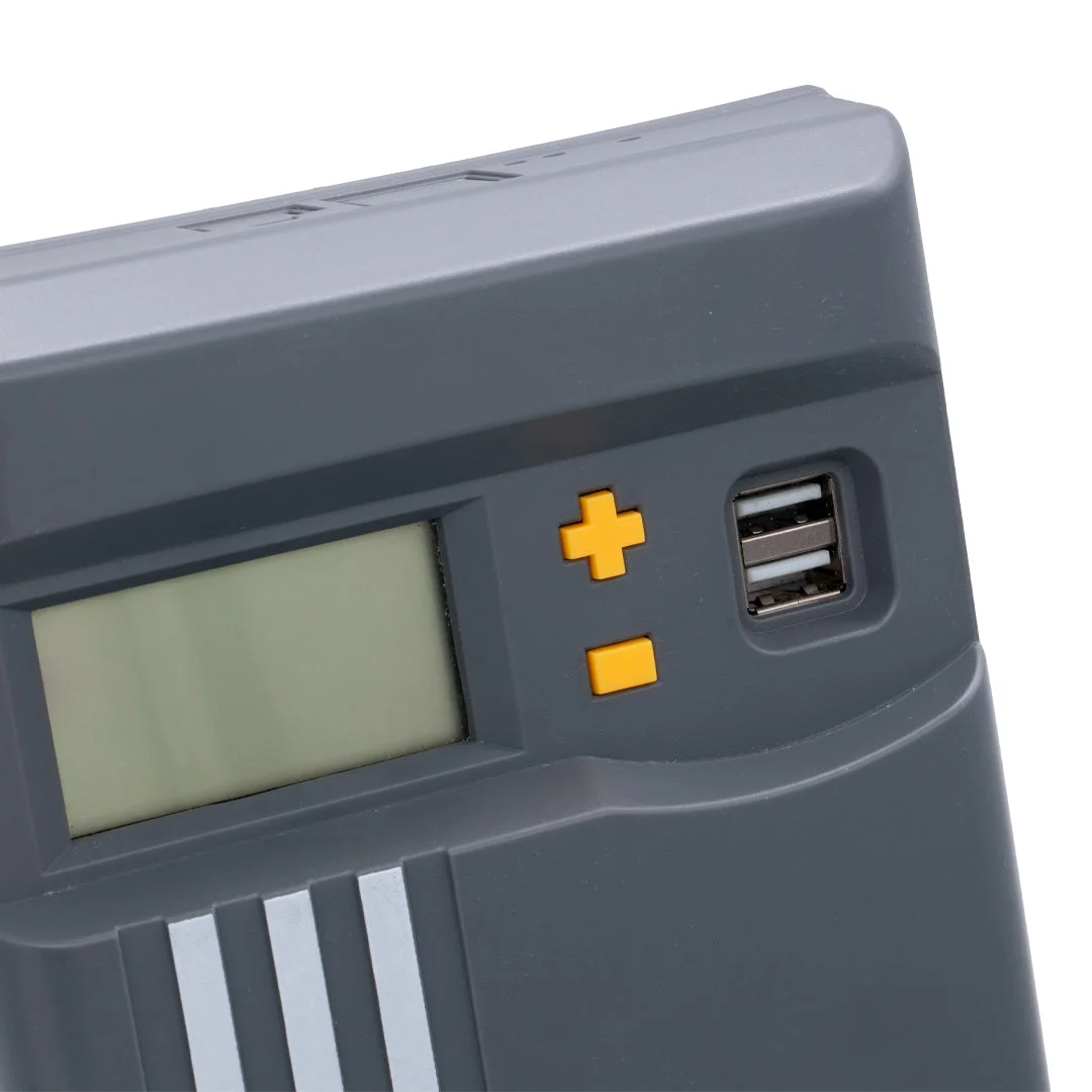 NEXON MPPT solar charge controller, 30 A, 12/24 V, with 2 USB ports